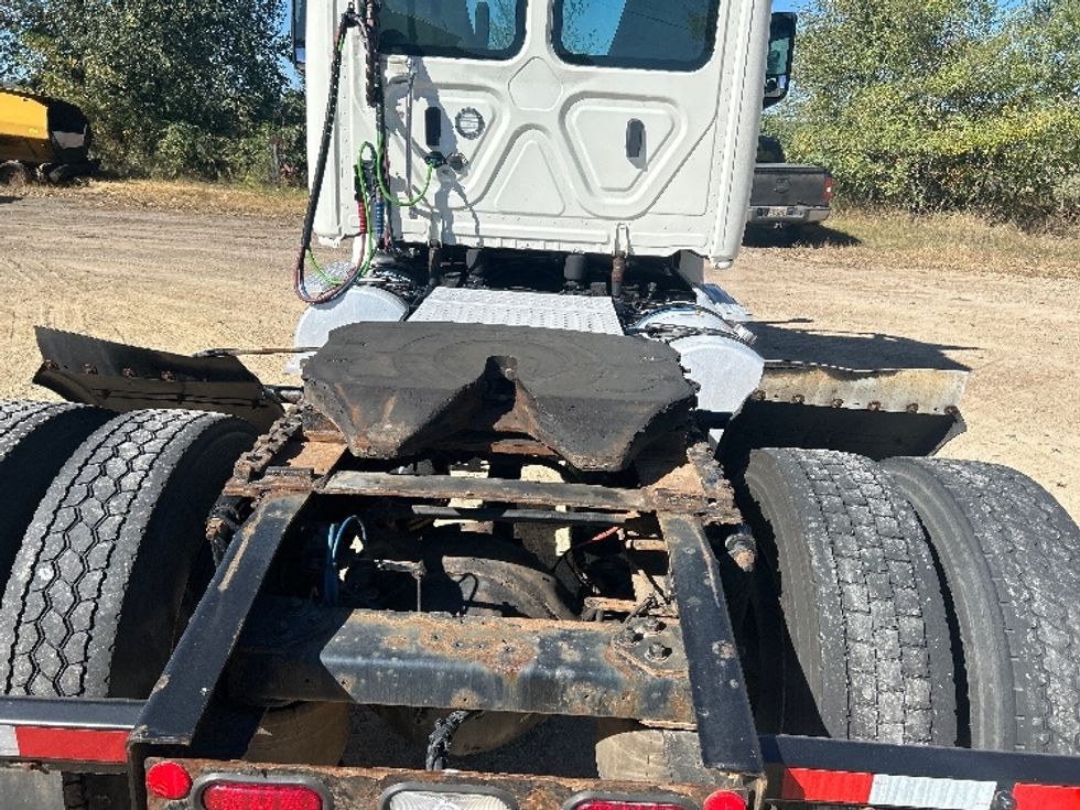 Day Cab Tractor-Heavy Duty Tractors-Freightliner-2019-T12642ST-Brooklyn Park-MN-445,505\n\t\tmiles-$ 25,000 - Image 6