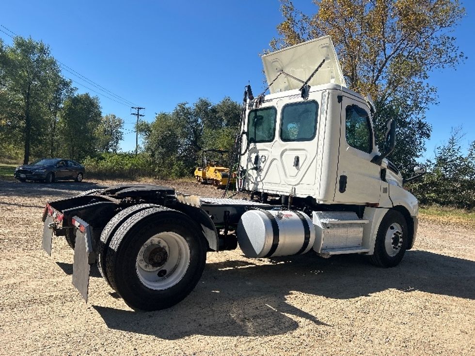 Day Cab Tractor-Heavy Duty Tractors-Freightliner-2019-T12642ST-Brooklyn Park-MN-445,505\n\t\tmiles-$ 25,000 - Image 7
