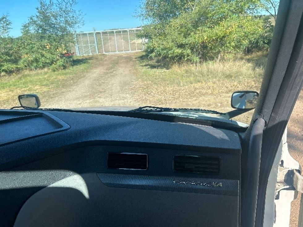 Day Cab Tractor-Heavy Duty Tractors-Freightliner-2019-T12642ST-Brooklyn Park-MN-446,534\n\t\tmiles-$ 25,000 - Image 13