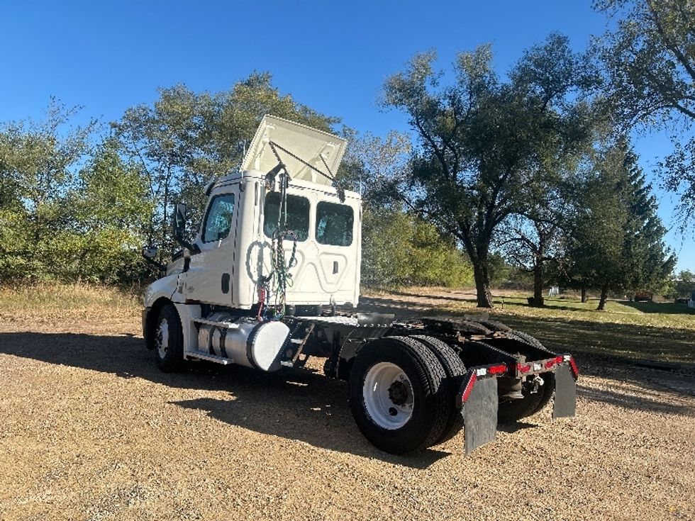 Day Cab Tractor-Heavy Duty Tractors-Freightliner-2019-T12642ST-Brooklyn Park-MN-446,534\n\t\tmiles-$ 25,000 - Image 5