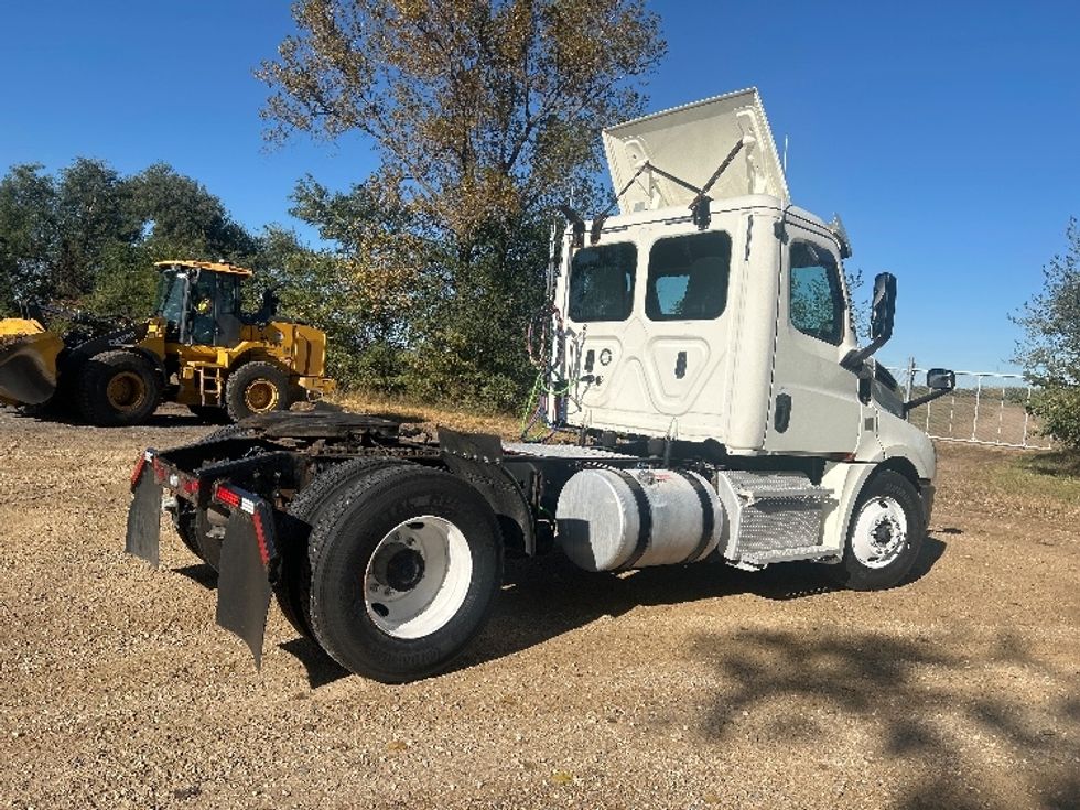 Day Cab Tractor-Heavy Duty Tractors-Freightliner-2019-T12642ST-Brooklyn Park-MN-446,534\n\t\tmiles-$ 25,000 - Image 7
