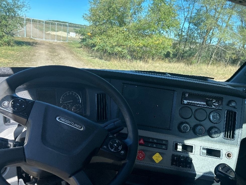 Day Cab Tractor-Heavy Duty Tractors-Freightliner-2019-T12642ST-Brooklyn Park-MN-458,341\n\t\tmiles-$ 24,500 - Image 11