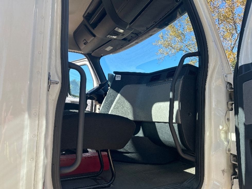 Day Cab Tractor-Heavy Duty Tractors-Freightliner-2019-T12642ST-Brooklyn Park-MN-458,341\n\t\tmiles-$ 24,500 - Image 12