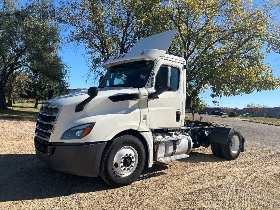Day Cab Tractor-Heavy Duty Tractors-Freightliner-2019-T12642ST-Brooklyn Park-MN-458,341\n\t\tmiles-$ 24,500 - Image 3