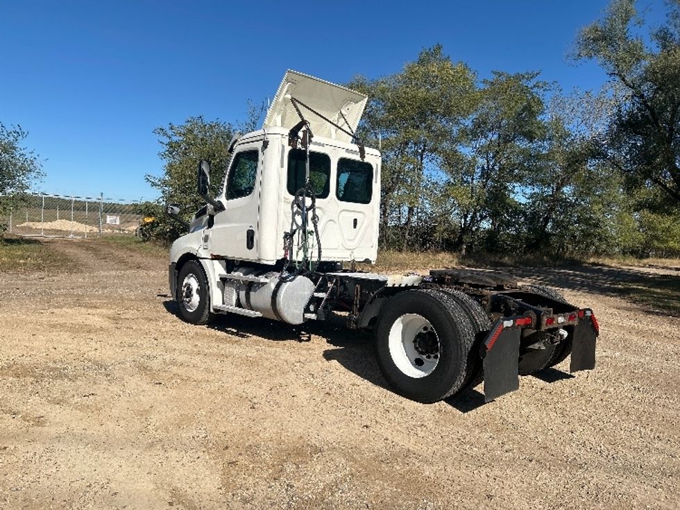 Day Cab Tractor-Heavy Duty Tractors-Freightliner-2019-T12642ST-Brooklyn Park-MN-458,341\n\t\tmiles-$ 24,500 - Image 5