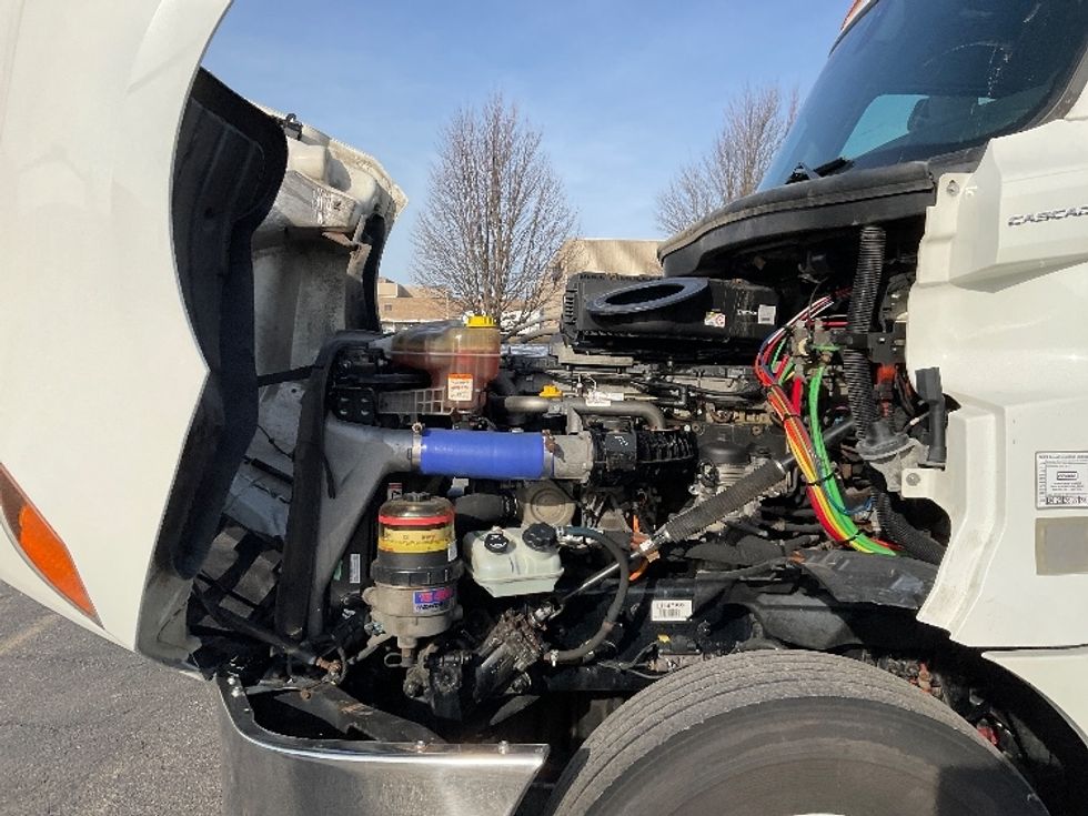 Day Cab Tractor-Heavy Duty Tractors-Freightliner-2019-T12642ST-Buffalo-NY-545,015\n\t\tmiles-$ 31,000 - Image 16