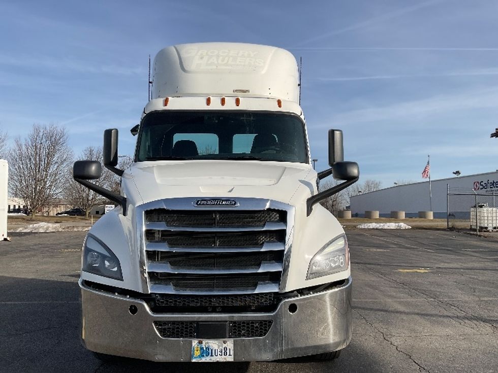 Day Cab Tractor-Heavy Duty Tractors-Freightliner-2019-T12642ST-Buffalo-NY-545,015\n\t\tmiles-$ 31,000 - Image 2
