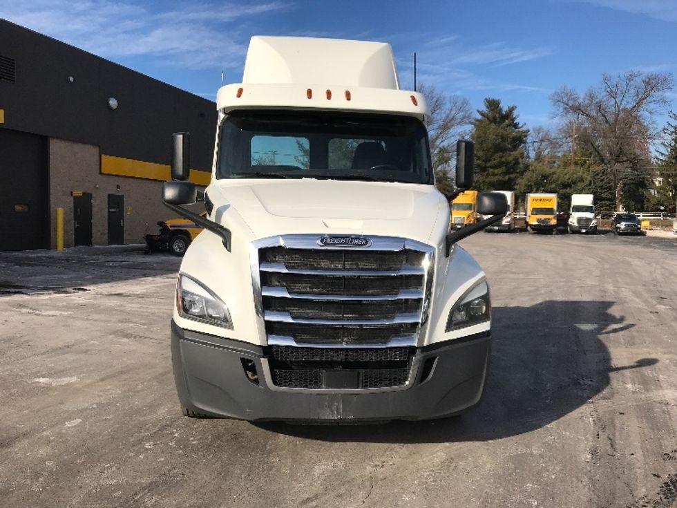 Day Cab Tractor-Heavy Duty Tractors-Freightliner-2019-T12642ST-Burlington-NJ-389,451\n\t\tmiles-$ 40,750 - Image 2