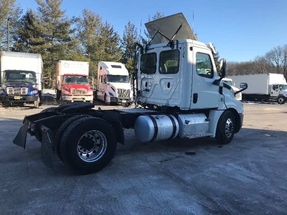 Day Cab Tractor-Heavy Duty Tractors-Freightliner-2019-T12642ST-Burlington-NJ-410,309\n\t\tmiles-$ 39,750 - Image 7