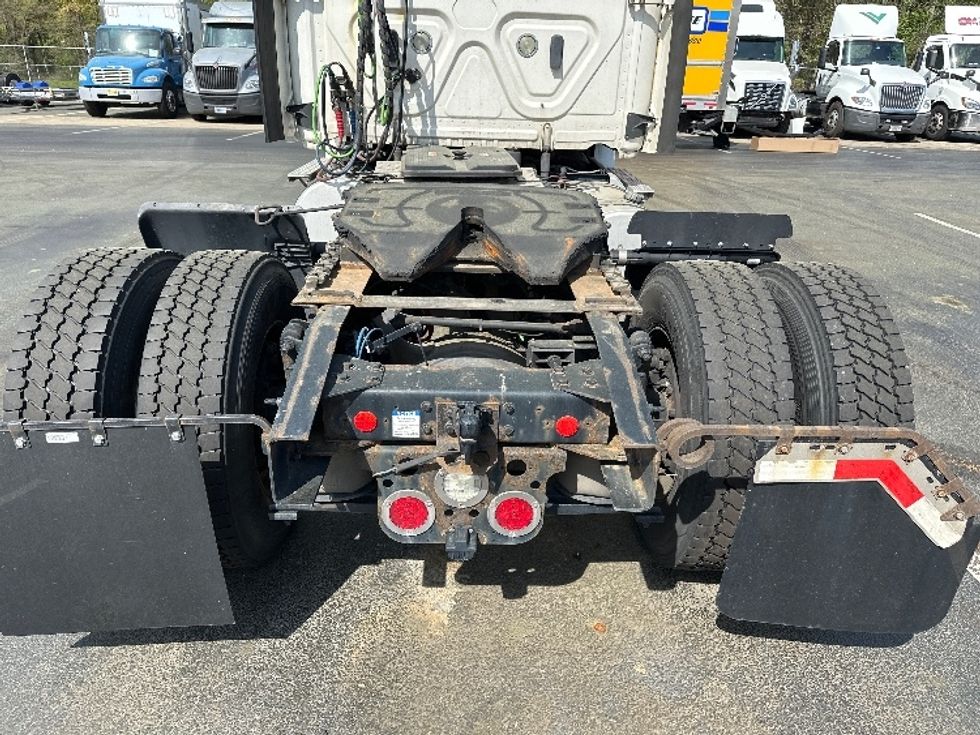 2019 Freightliner Cascadia 126" Day cab photo 6