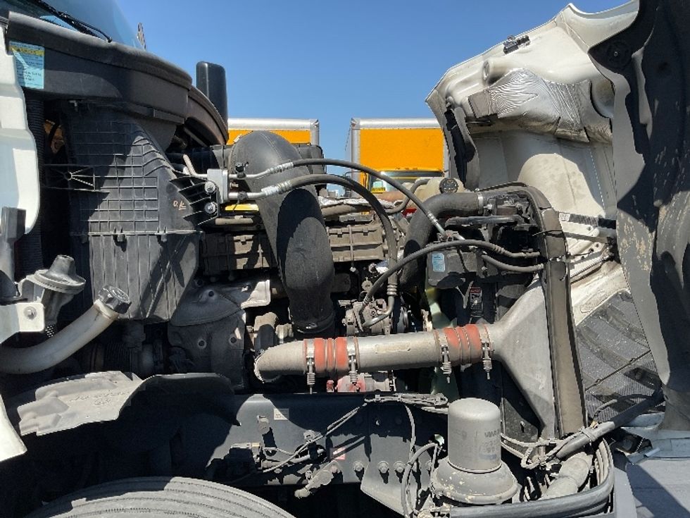 Day Cab Tractor-Heavy Duty Tractors-Freightliner-2019-T12642ST-Ceres-CA-557,222\n\t\tmiles-$ 28,750 - Image 15