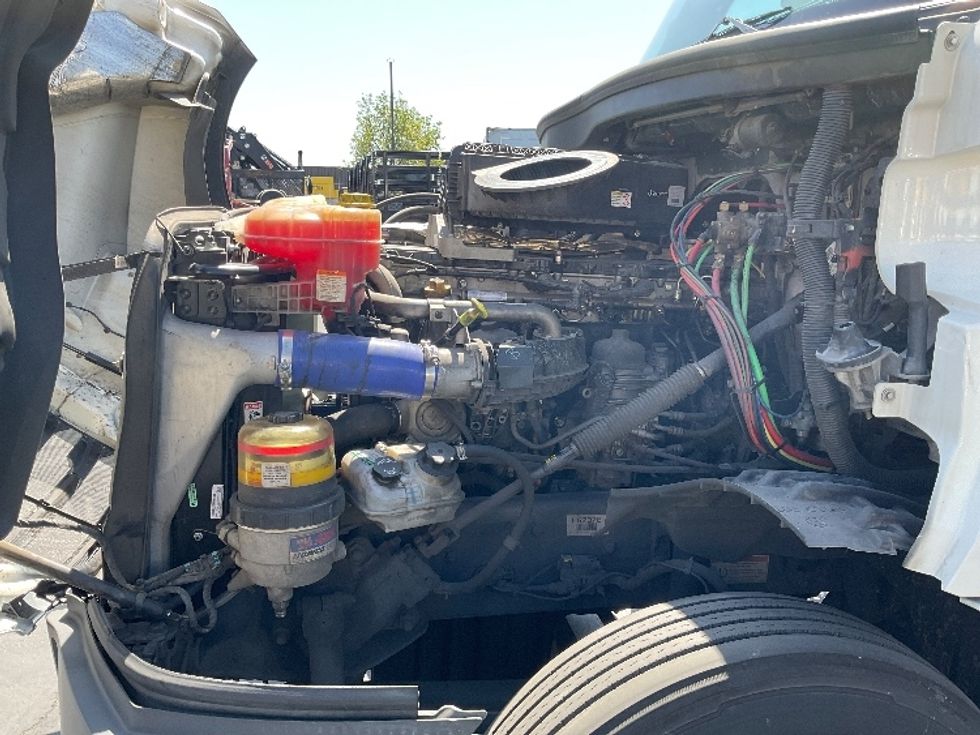 Day Cab Tractor-Heavy Duty Tractors-Freightliner-2019-T12642ST-Ceres-CA-557,222\n\t\tmiles-$ 28,750 - Image 16