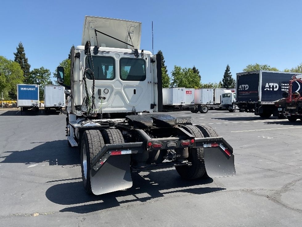 Day Cab Tractor-Heavy Duty Tractors-Freightliner-2019-T12642ST-Ceres-CA-557,222\n\t\tmiles-$ 28,750 - Image 5