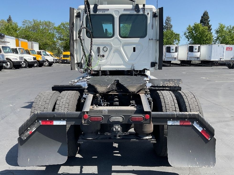 Day Cab Tractor-Heavy Duty Tractors-Freightliner-2019-T12642ST-Ceres-CA-557,222\n\t\tmiles-$ 28,750 - Image 6