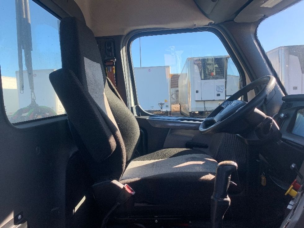 Day Cab Tractor-Heavy Duty Tractors-Freightliner-2019-T12642ST-Charlotte-NC-513,695\n\t\tmiles-$ 27,500 - Image 14