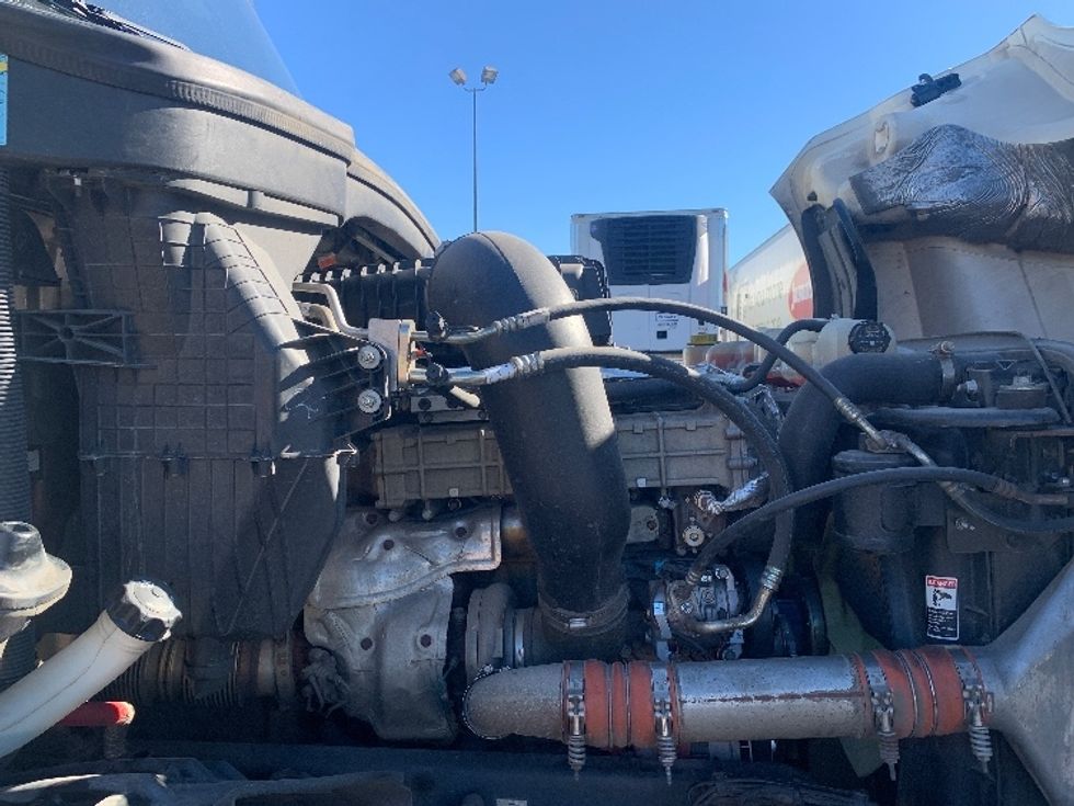 Day Cab Tractor-Heavy Duty Tractors-Freightliner-2019-T12642ST-Charlotte-NC-513,695\n\t\tmiles-$ 27,500 - Image 15