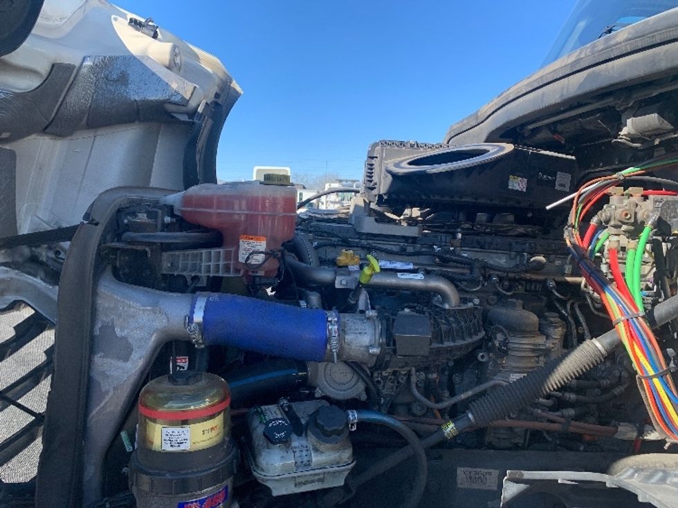 Day Cab Tractor-Heavy Duty Tractors-Freightliner-2019-T12642ST-Charlotte-NC-513,695\n\t\tmiles-$ 27,500 - Image 16