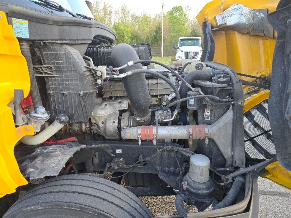 Day Cab Tractor-Heavy Duty Tractors-Freightliner-2019-T12642ST-Cleveland-TN-249,470\n\t\tmiles-$ 44,250 - Image 15