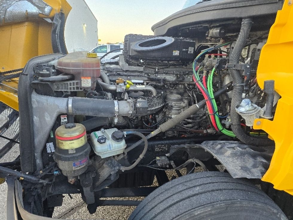Day Cab Tractor-Heavy Duty Tractors-Freightliner-2019-T12642ST-Cleveland-TN-249,470\n\t\tmiles-$ 44,250 - Image 16