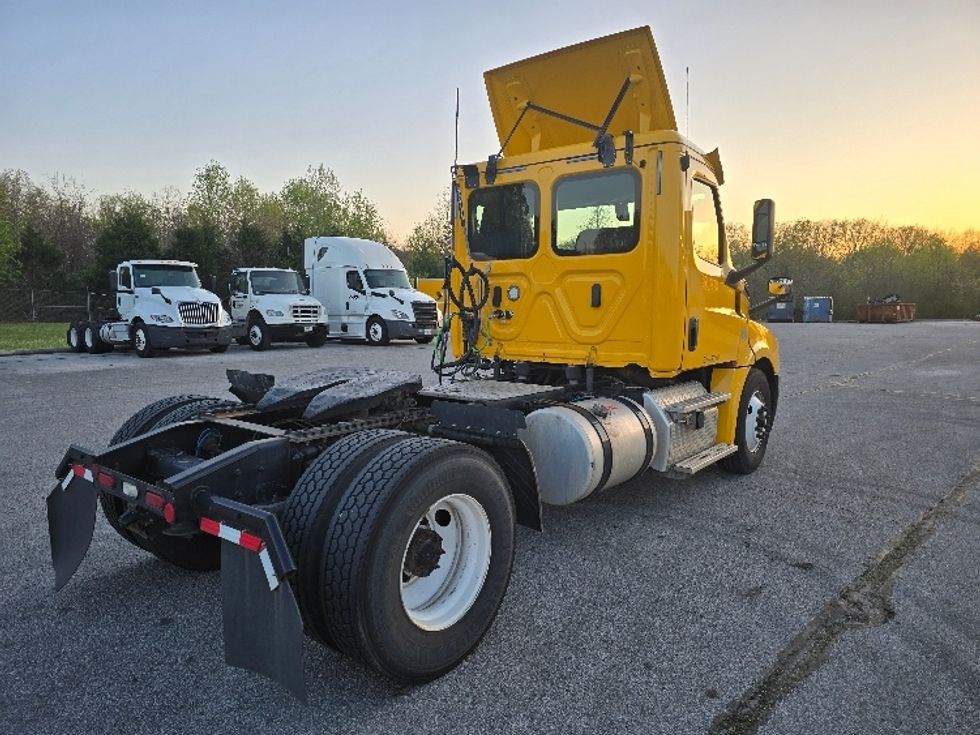 Day Cab Tractor-Heavy Duty Tractors-Freightliner-2019-T12642ST-Cleveland-TN-249,470\n\t\tmiles-$ 44,250 - Image 7