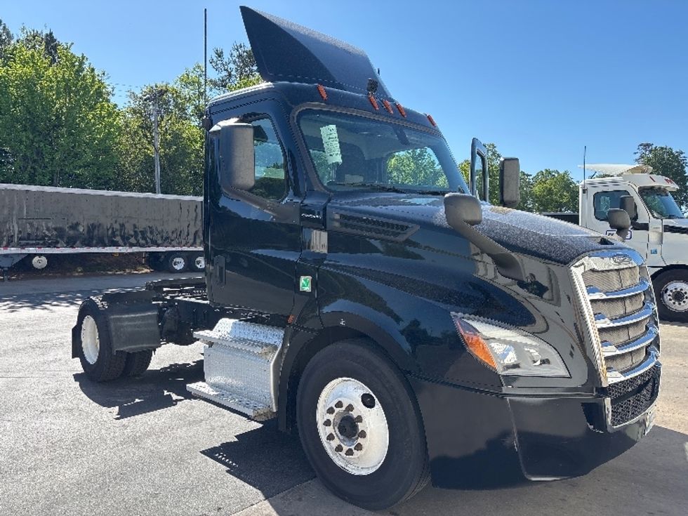 Day Cab Tractor-Heavy Duty Tractors-Freightliner-2019-T12642ST-Concord-NC-280,179\n\t\tmiles-$ 41,250 - Image 1