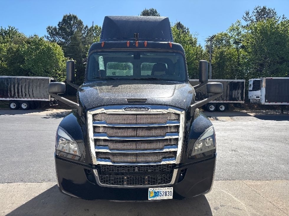 Day Cab Tractor-Heavy Duty Tractors-Freightliner-2019-T12642ST-Concord-NC-280,179\n\t\tmiles-$ 41,250 - Image 2