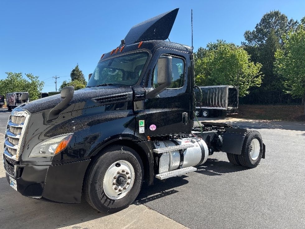 Day Cab Tractor-Heavy Duty Tractors-Freightliner-2019-T12642ST-Concord-NC-280,179\n\t\tmiles-$ 41,250 - Image 3