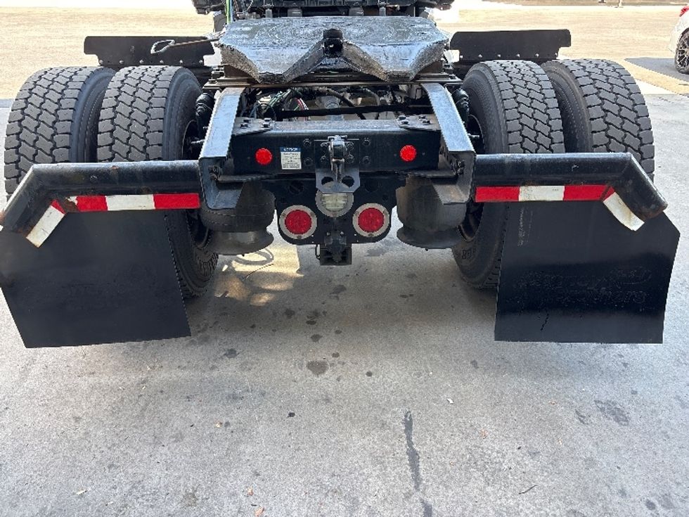 Day Cab Tractor-Heavy Duty Tractors-Freightliner-2019-T12642ST-Concord-NC-280,179\n\t\tmiles-$ 41,250 - Image 6