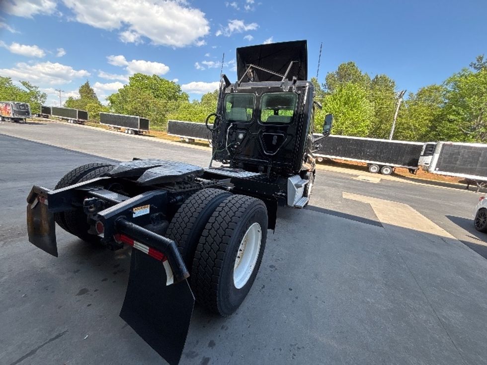 Day Cab Tractor-Heavy Duty Tractors-Freightliner-2019-T12642ST-Concord-NC-280,179\n\t\tmiles-$ 41,250 - Image 7