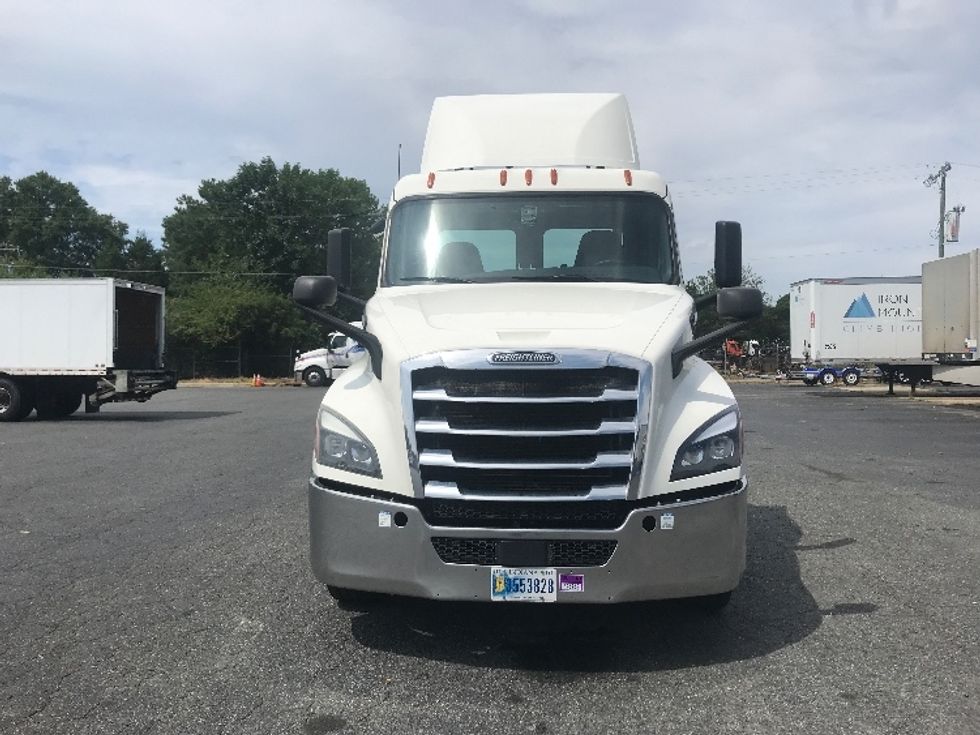 Day Cab Tractor-Heavy Duty Tractors-Freightliner-2019-T12642ST-Concord-NC-478,771\n\t\tmiles-$ 28,250 - Image 2