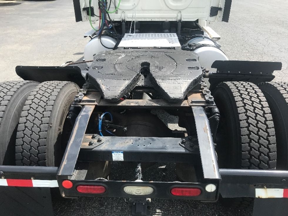 Day Cab Tractor-Heavy Duty Tractors-Freightliner-2019-T12642ST-Concord-NC-478,771\n\t\tmiles-$ 28,250 - Image 6
