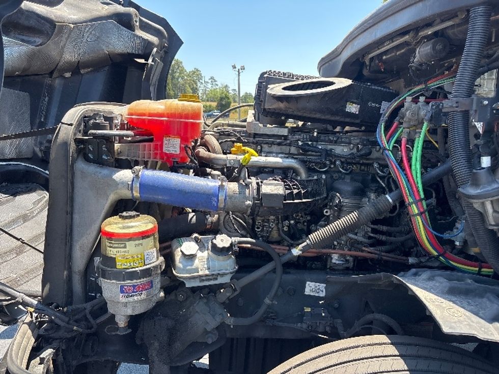 Day Cab Tractor-Heavy Duty Tractors-Freightliner-2019-T12642ST-Conover-NC-313,551\n\t\tmiles-$ 39,500 - Image 16