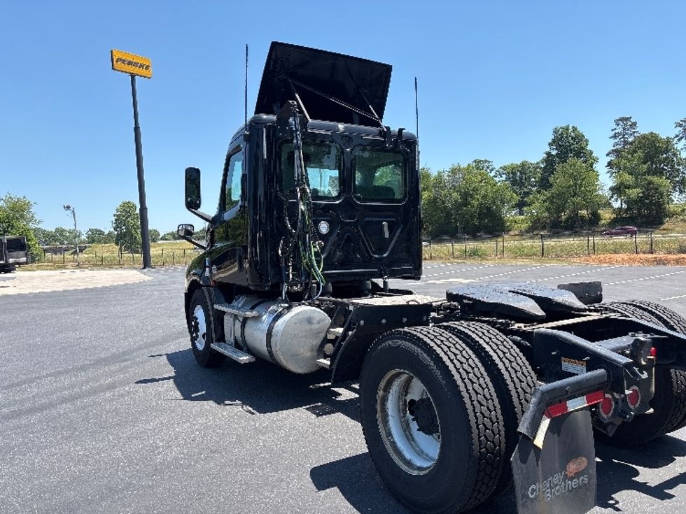 Day Cab Tractor-Heavy Duty Tractors-Freightliner-2019-T12642ST-Conover-NC-313,551\n\t\tmiles-$ 39,500 - Image 5