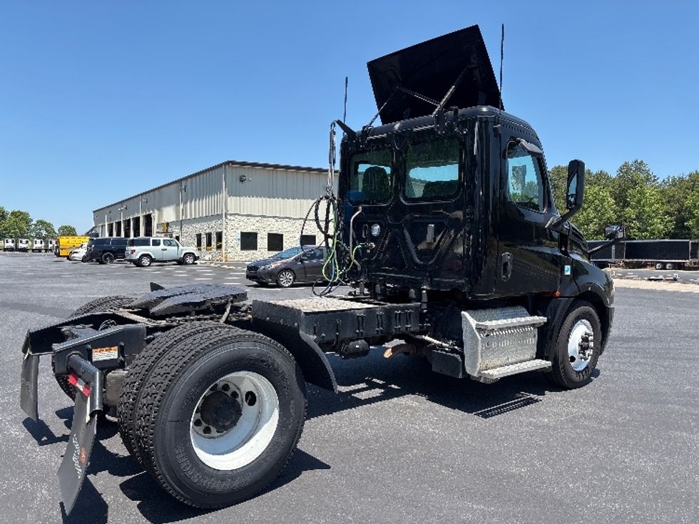 Day Cab Tractor-Heavy Duty Tractors-Freightliner-2019-T12642ST-Conover-NC-313,551\n\t\tmiles-$ 39,500 - Image 7