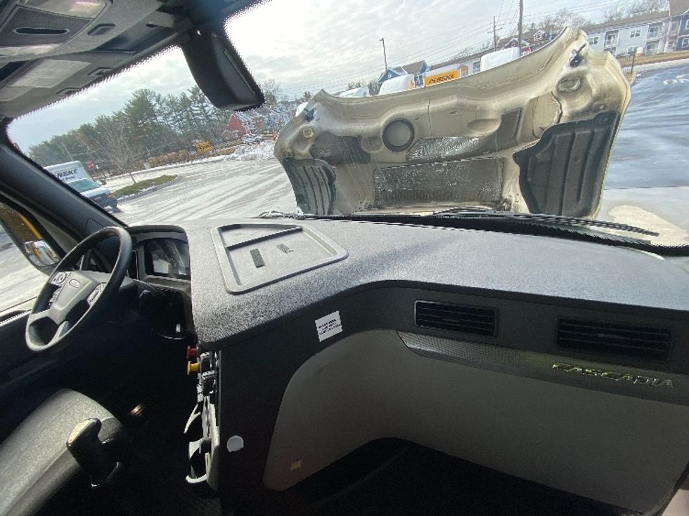 Day Cab Tractor-Heavy Duty Tractors-Freightliner-2019-T12642ST-Cranbury-NJ-335,761\n\t\tmiles-$ 31,500 - Image 13