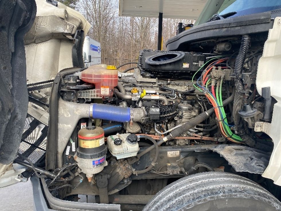 Day Cab Tractor-Heavy Duty Tractors-Freightliner-2019-T12642ST-Cranbury-NJ-335,761\n\t\tmiles-$ 31,500 - Image 16