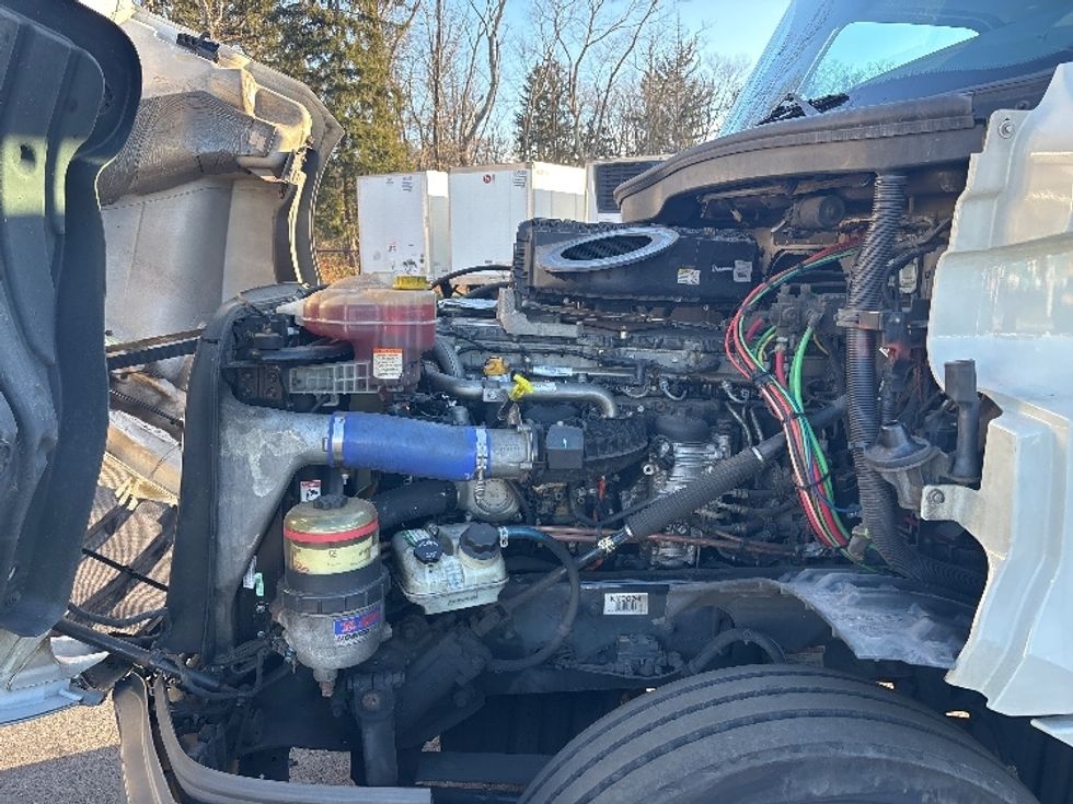 Day Cab Tractor-Heavy Duty Tractors-Freightliner-2019-T12642ST-Cranbury-NJ-366,664\n\t\tmiles-$ 30,250 - Image 15