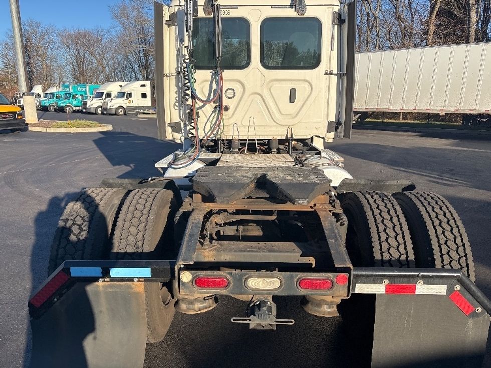 Day Cab Tractor-Heavy Duty Tractors-Freightliner-2019-T12642ST-Cranbury-NJ-366,664\n\t\tmiles-$ 30,250 - Image 6