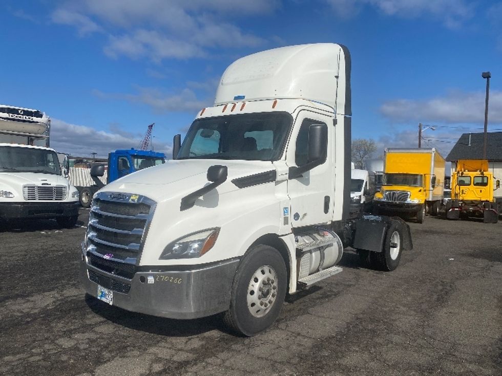Day Cab Tractor-Heavy Duty Tractors-Freightliner-2019-T12642ST-Dayton-NJ-559,588\n\t\tmiles-$ 27,750 - Image 3