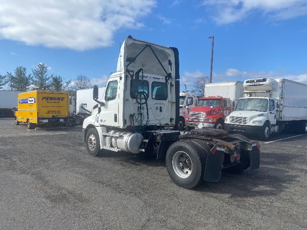 Day Cab Tractor-Heavy Duty Tractors-Freightliner-2019-T12642ST-Dayton-NJ-559,588\n\t\tmiles-$ 27,750 - Image 5