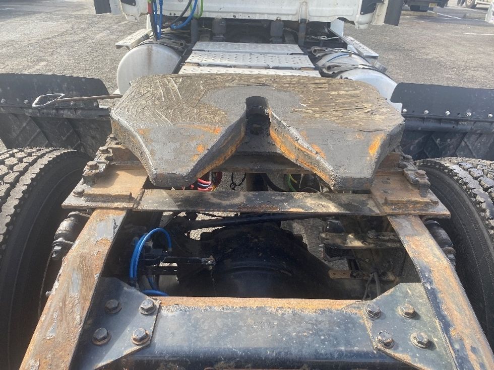 Day Cab Tractor-Heavy Duty Tractors-Freightliner-2019-T12642ST-Dayton-NJ-559,588\n\t\tmiles-$ 27,750 - Image 6