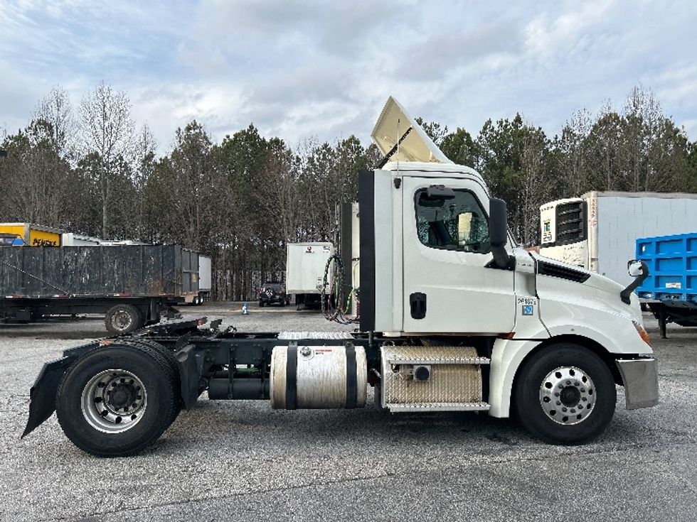 Day Cab Tractor-Heavy Duty Tractors-Freightliner-2019-T12642ST-Duluth-GA-448,788\n\t\tmiles-$ 35,250 - Image 8