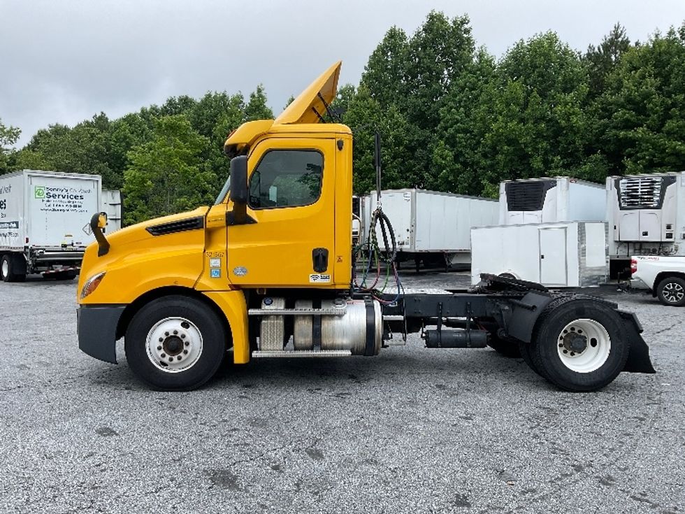 Day Cab Tractor-Heavy Duty Tractors-Freightliner-2019-T12642ST-Duluth-GA-579,651\n\t\tmiles-$ 24,750 - Image 4