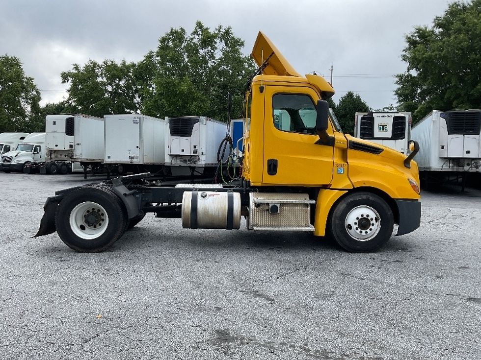 Day Cab Tractor-Heavy Duty Tractors-Freightliner-2019-T12642ST-Duluth-GA-579,651\n\t\tmiles-$ 24,750 - Image 8
