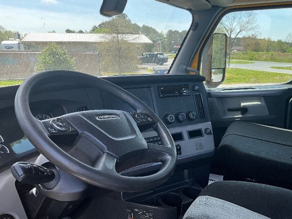 Day Cab Tractor-Heavy Duty Tractors-Freightliner-2019-T12642ST-Eden-MD-451,538\n\t\tmiles-$ 29,750 - Image 10