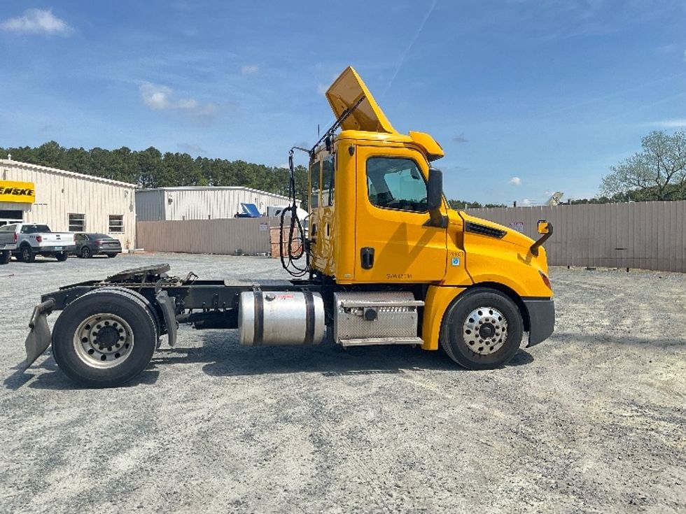Day Cab Tractor-Heavy Duty Tractors-Freightliner-2019-T12642ST-Eden-MD-451,538\n\t\tmiles-$ 29,750 - Image 8