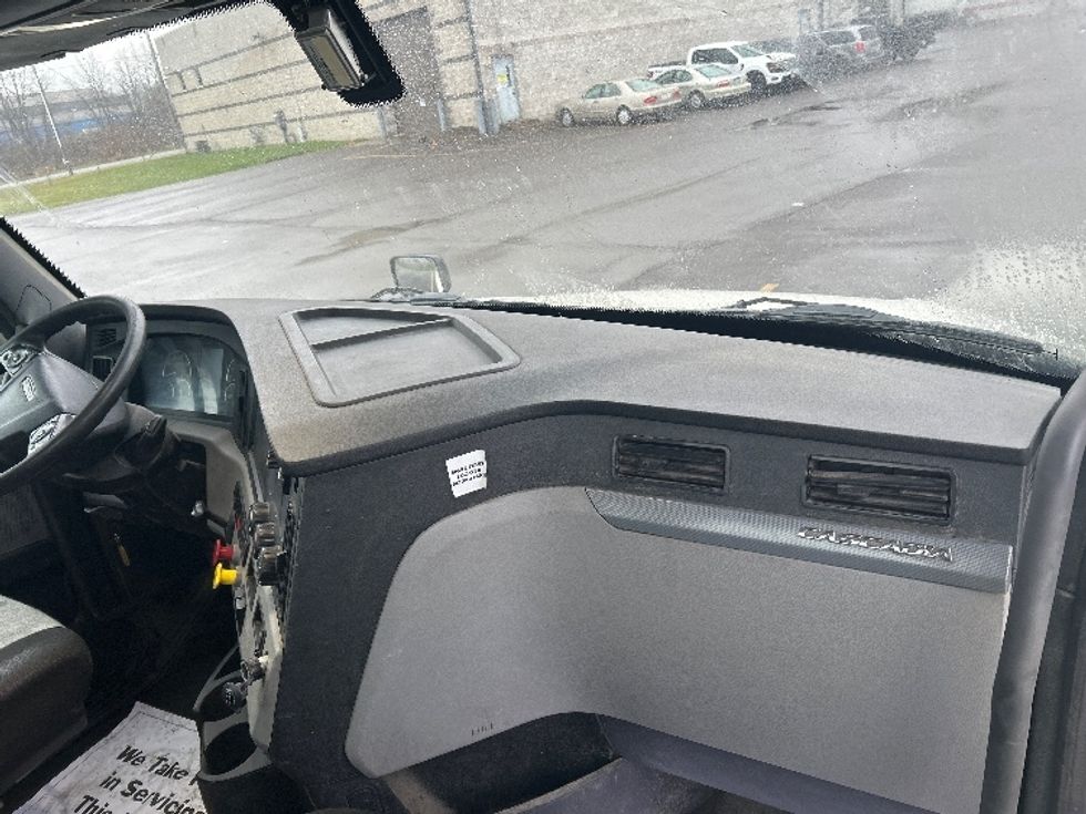 Day Cab Tractor-Heavy Duty Tractors-Freightliner-2019-T12642ST-Elmira-NY-376,432\n\t\tmiles-$ 33,750 - Image 13