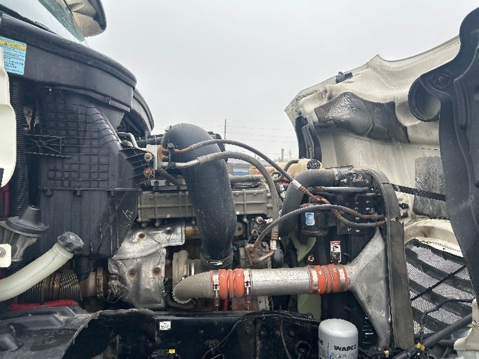 Day Cab Tractor-Heavy Duty Tractors-Freightliner-2019-T12642ST-Elmira-NY-376,432\n\t\tmiles-$ 33,750 - Image 15