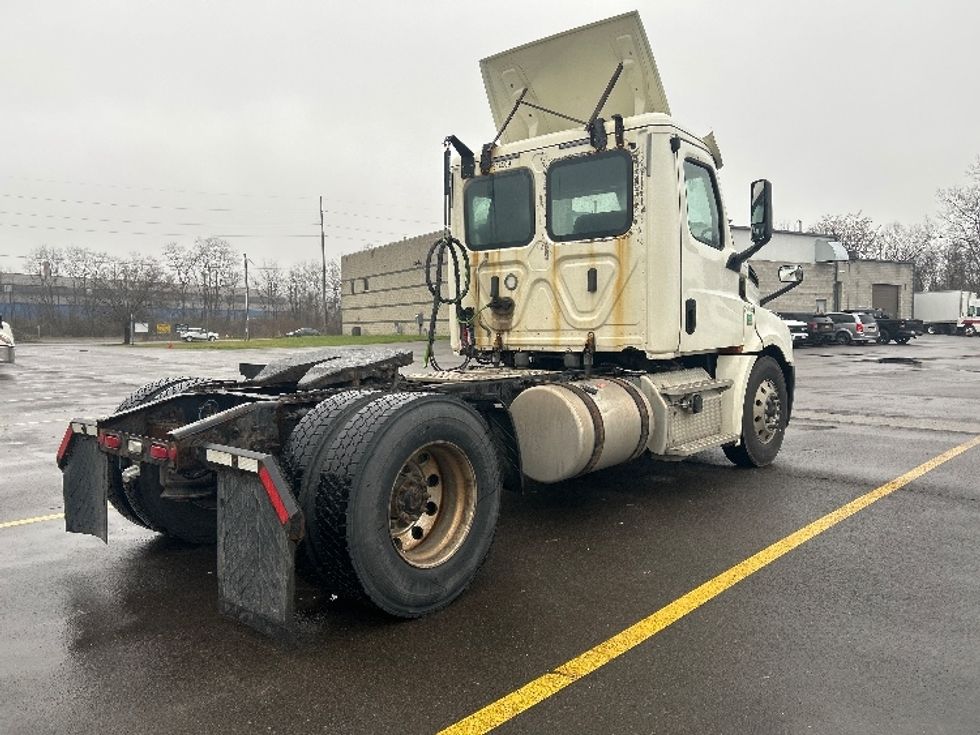 Day Cab Tractor-Heavy Duty Tractors-Freightliner-2019-T12642ST-Elmira-NY-376,432\n\t\tmiles-$ 33,750 - Image 7