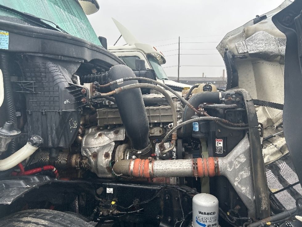 Day Cab Tractor-Heavy Duty Tractors-Freightliner-2019-T12642ST-Elmira-NY-410,758\n\t\tmiles-$ 32,250 - Image 15